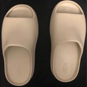 Yeezy slides size 3 worn once good condition